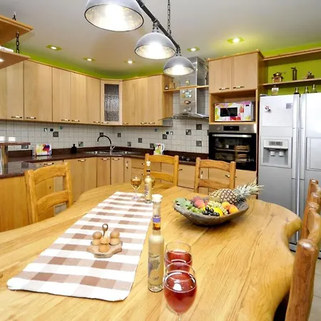 Stagnum Baba - Impressive Luxury With Heated Pool, Hot Tub, Playroom And Upscale House Design Villa Trogir