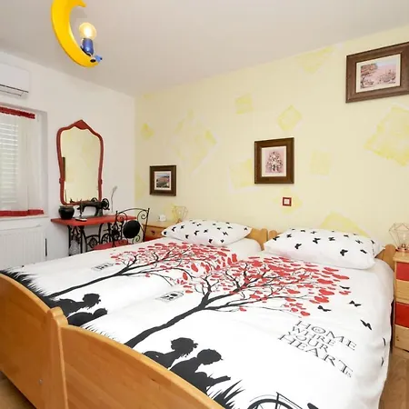 Villa Stagnum Baba - Impressive Luxury With Heated Pool, Hot Tub, Playroom And Upscale House Design Trogir