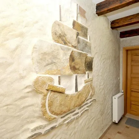 Stagnum Baba - Impressive Luxury With Heated Pool, Hot Tub, Playroom And Upscale House Design Villa