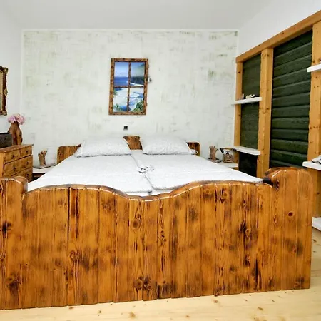 Stagnum Baba - Impressive Luxury With Heated Pool, Hot Tub, Playroom And Upscale House Design Villa