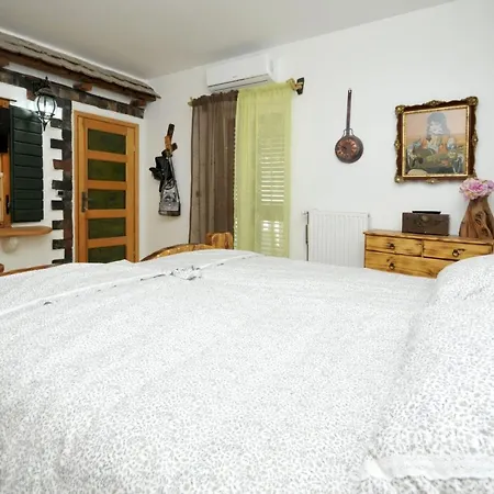 Villa Stagnum Baba - Impressive Luxury With Heated Pool, Hot Tub, Playroom And Upscale House Design Trogir